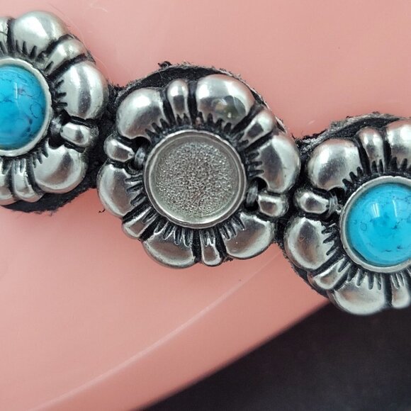 Minnetonka Black Thong Flip Flop Sandal w/ Silver Turquoise Flower Strap Size 11 - Picture 12 of 12